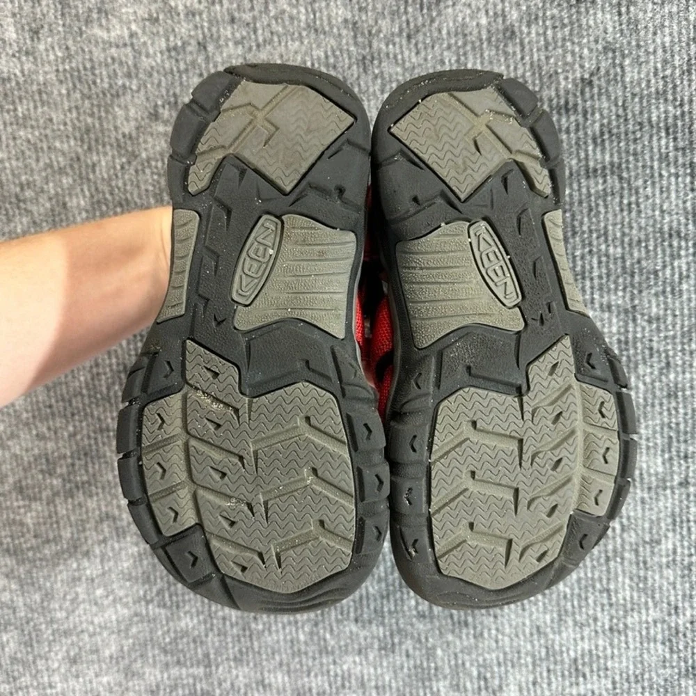 Keen Newport H2 Kids Red Black Waterproof Hiking Water Sandals Shoes Sz 1